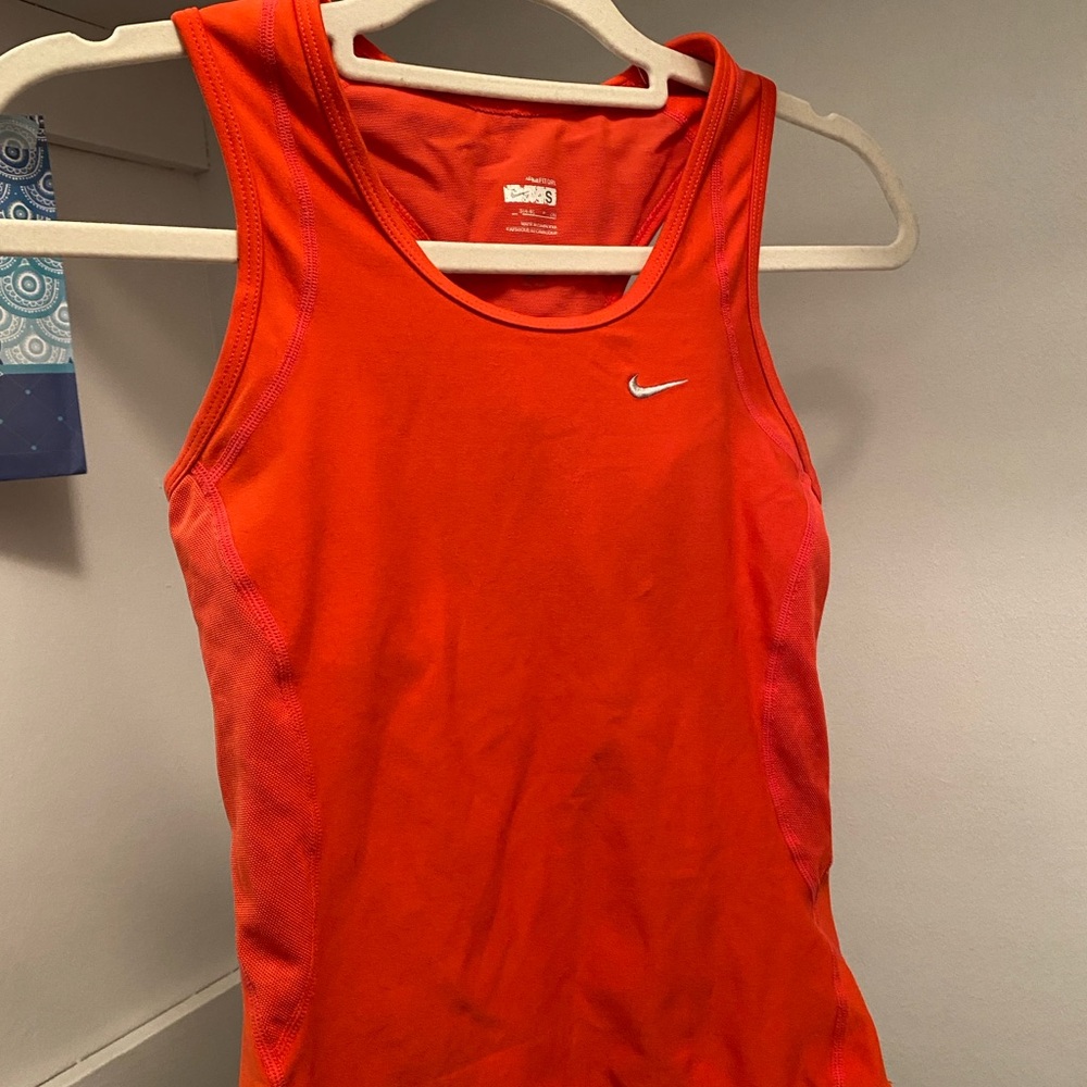 Nike workout top